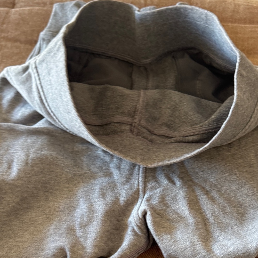 LULULEMON Women’s Gray Cozy Sweatpant Joggers - Comfortable Everyday Bottoms - Picture 4 of 7